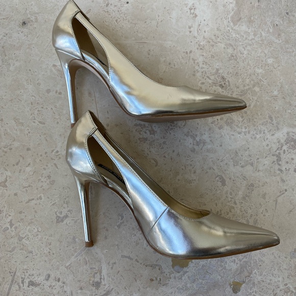 Gold 4 inch High Heels - Picture 3 of 8